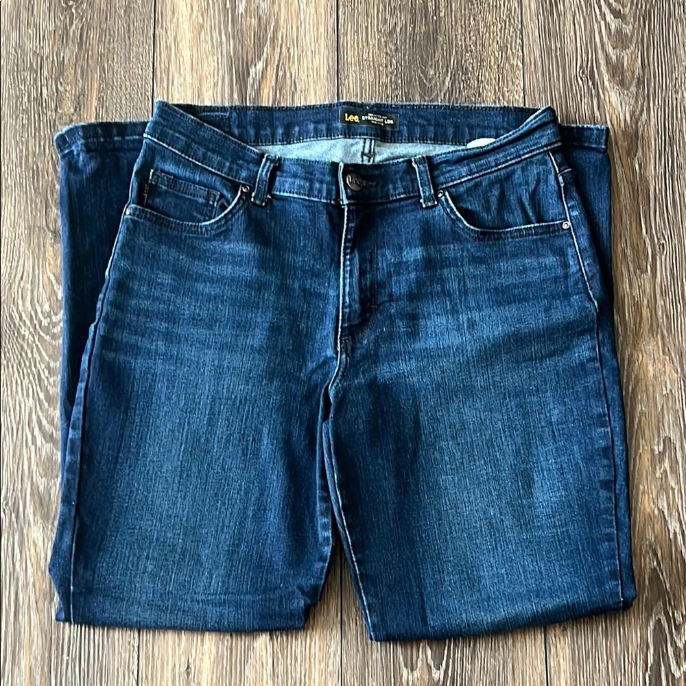 Lee Relaxed Fit Straight Leg Mid Rise Blue Jeans Womens Size 10 Medium